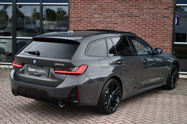 BMW 3 Serie Touring 330e xDrive M-Sport Pro LCI Dravitgrau Pano HUD el-zetels 19inch BMW 3 Serie Touring 330e xDrive M-Sport Pro LCI Dravitgrau Pano HUD el-zetels 19inch