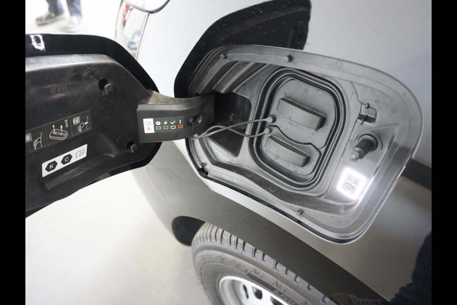 Opel Vivaro-e Combi L3H1 75 kWh Opel Vivaro-e Combi 75-kWh L3H1 9-persoons PERSONENBUS Airco| Navi| PDCA