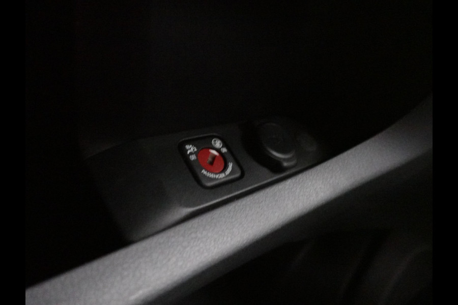 Opel Vivaro-e Combi L3H1 75 kWh Opel Vivaro-e Combi 75-kWh L3H1 9-persoons PERSONENBUS Airco| Navi| PDCA