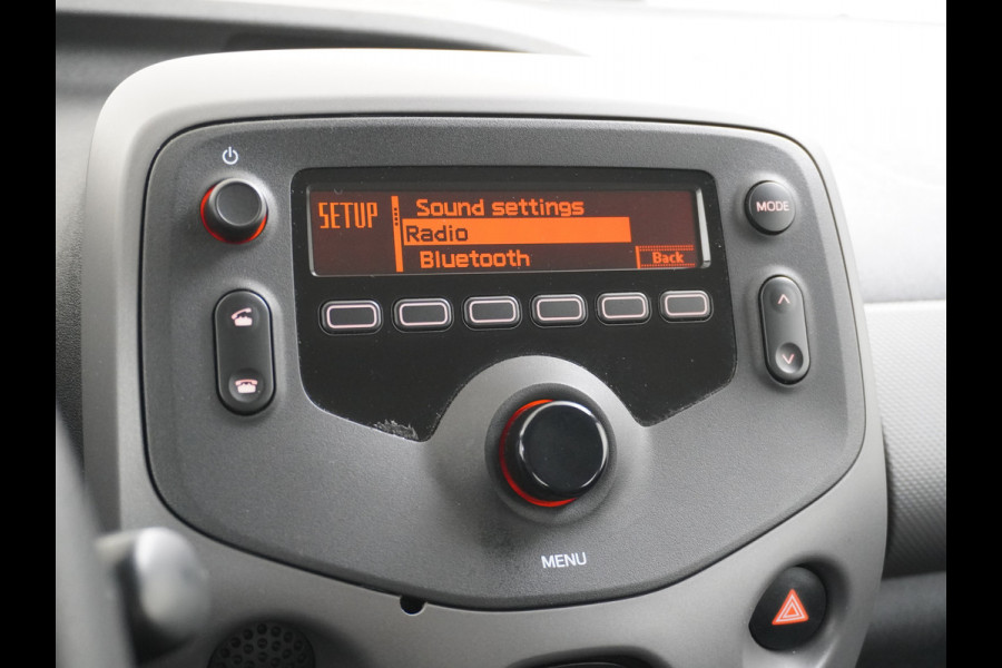 Peugeot 108 1.0I e-VTi 5Drs Airco Bluetooth Led Pack Premium Active Carkitt USB 915KG