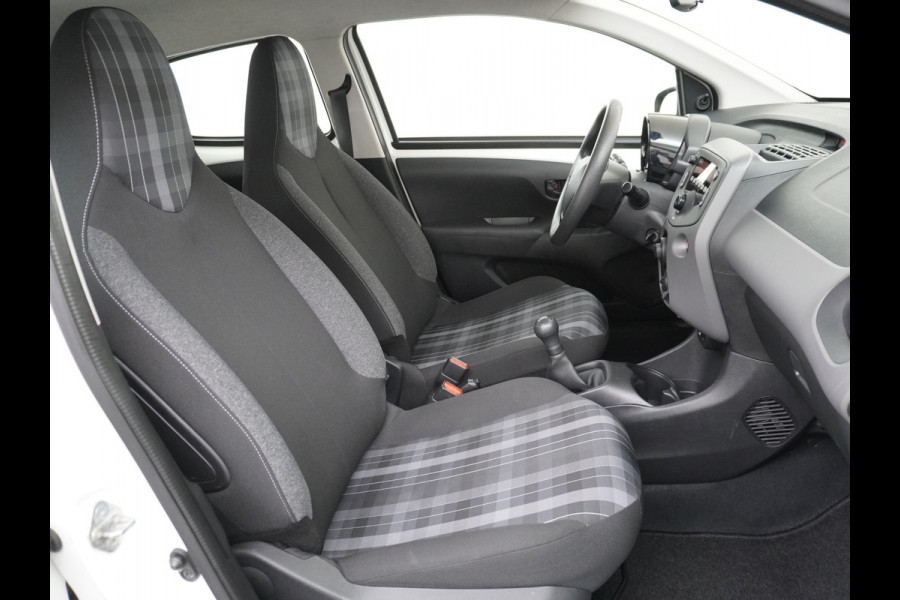Peugeot 108 1.0I e-VTi 5Drs Airco Bluetooth Led Pack Premium Active Carkitt USB 915KG