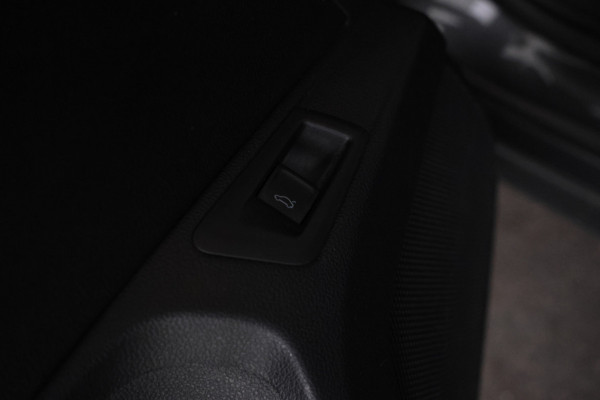 Volkswagen T-Roc 1.6 TDI Style Navigatie, Airco, Cruise.