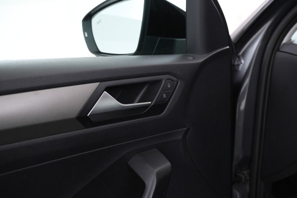 Volkswagen T-Roc 1.6 TDI Style Navigatie, Airco, Cruise.