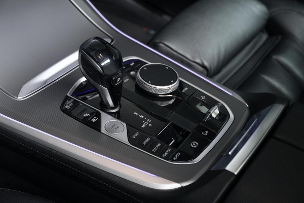 BMW X5 xDrive45e M Sport 395 PK | Pano-dak | CarPlay | ACC | HUD | Camera | Trekhaak | Memory | Led | Luchtvering | Dealer onderhouden