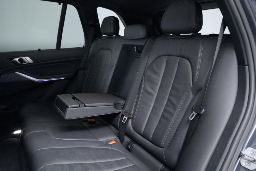 BMW X5 xDrive45e M Sport 395 PK | Pano-dak | CarPlay | ACC | HUD | Camera | Trekhaak | Memory | Led | Luchtvering | Dealer onderhouden