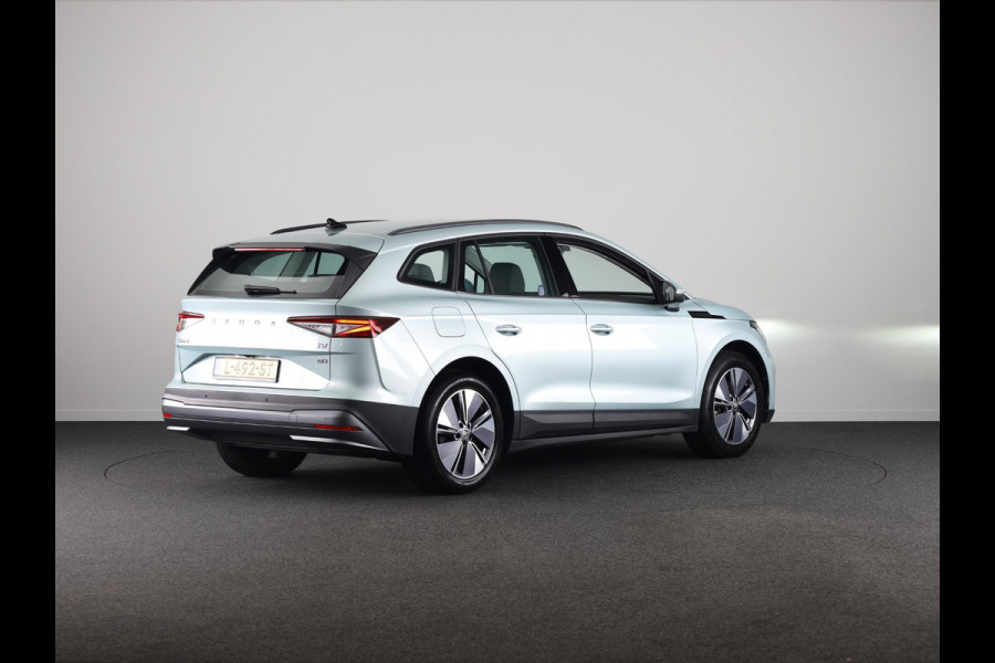 Škoda ENYAQ iV 60 180 pk | Navigatie | Parkeersensoren | Achteruitrijcamera | LED koplampen | Lederen/stof bekleding |