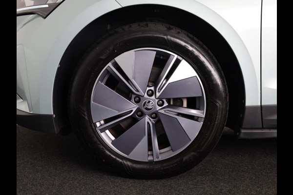 Škoda ENYAQ iV 60 180 pk | Navigatie | Parkeersensoren | Achteruitrijcamera | LED koplampen | Lederen/stof bekleding |