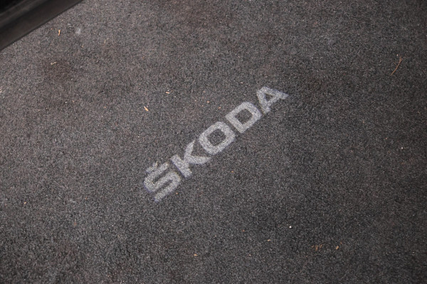 Škoda Kodiaq 1.5 TSI Business Edition 7p. Trekhaak, Digital dash, Volleder, Navigatie. Škoda Kodiaq 1.5 TSI Business Edition 7p. Trekhaak, Digital dash, Volleder, Navigatie.