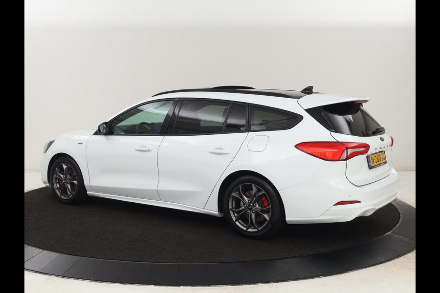 Ford Focus 1.0 EcoBoost Hybrid ST Line X Business | Panoramadak | Trekhaak | Head-up | Carplay | Camera | Stuurverwarming | Stoelverwarming | Adaptive cruise | LMV 17 inch | Sportstoelen