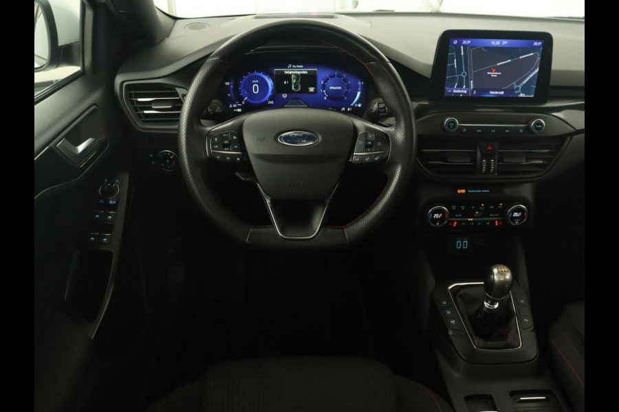Ford Focus 1.0 EcoBoost Hybrid ST Line X Business | Panoramadak | Trekhaak | Head-up | Carplay | Camera | Stuurverwarming | Stoelverwarming | Adaptive cruise | LMV 17 inch | Sportstoelen
