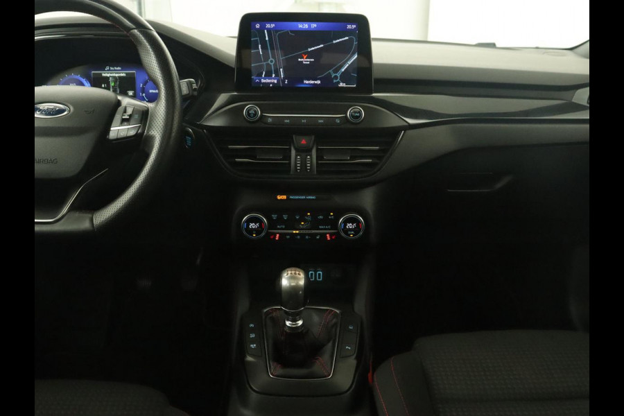 Ford Focus 1.0 EcoBoost Hybrid ST Line X Business | Panoramadak | Trekhaak | Head-up | Carplay | Camera | Stuurverwarming | Stoelverwarming | Adaptive cruise | LMV 17 inch | Sportstoelen