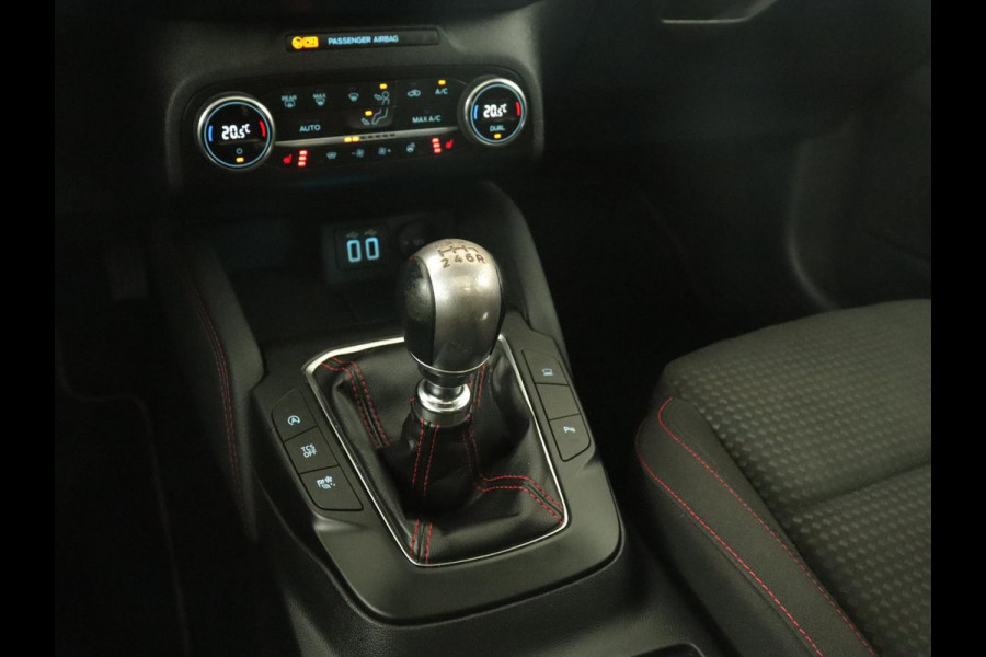 Ford Focus 1.0 EcoBoost Hybrid ST Line X Business | Panoramadak | Trekhaak | Head-up | Carplay | Camera | Stuurverwarming | Stoelverwarming | Adaptive cruise | LMV 17 inch | Sportstoelen