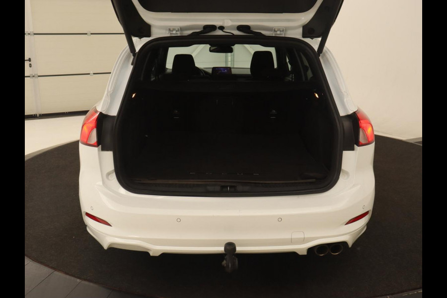 Ford Focus 1.0 EcoBoost Hybrid ST Line X Business | Panoramadak | Trekhaak | Head-up | Carplay | Camera | Stuurverwarming | Stoelverwarming | Adaptive cruise | LMV 17 inch | Sportstoelen