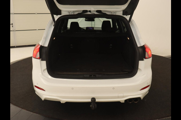 Ford Focus 1.0 EcoBoost Hybrid ST Line X Business | Panoramadak | Trekhaak | Head-up | Carplay | Camera | Stuurverwarming | Stoelverwarming | Adaptive cruise | LMV 17 inch | Sportstoelen