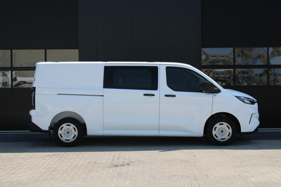 Ford Transit Custom 320 2.0 TDCI L2H1 Trend DC 136pk - Carplay - Android - Camera - Trekhaak - LED koplampen - Stoelverwarming - Draadloos laden - R