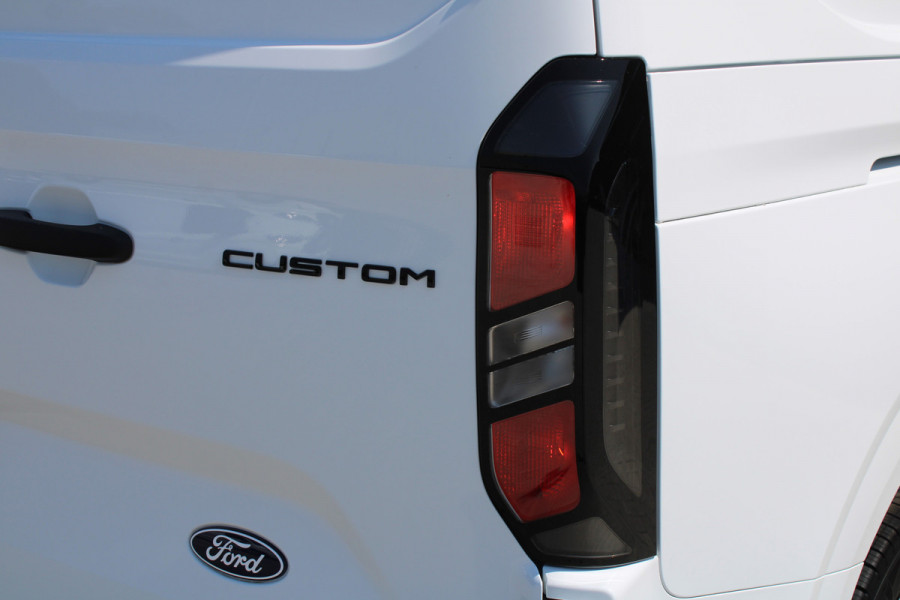 Ford Transit Custom 320 2.0 TDCI L2H1 Trend DC 136pk - Carplay - Android - Camera - Trekhaak - LED koplampen - Stoelverwarming - Draadloos laden - R