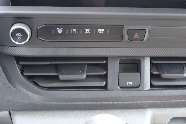 Ford Transit Custom 320 2.0 TDCI L2H1 Trend DC 136pk - Carplay - Android - Camera - Trekhaak - LED koplampen - Stoelverwarming - Draadloos laden - R