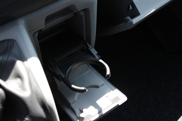 Ford Transit Custom 320 2.0 TDCI L2H1 Trend DC 136pk - Carplay - Android - Camera - Trekhaak - LED koplampen - Stoelverwarming - Draadloos laden - R