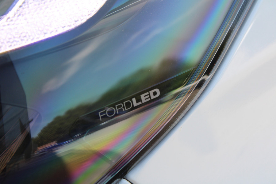 Ford Transit Custom 320 2.0 TDCI L2H1 Trend DC 136pk - Carplay - Android - Camera - Trekhaak - LED koplampen - Stoelverwarming - Draadloos laden - R