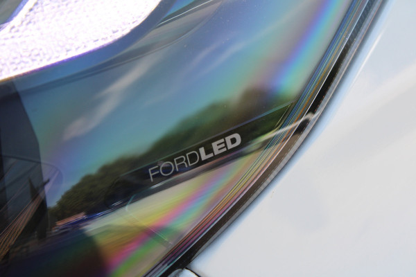 Ford Transit Custom 320 2.0 TDCI L2H1 Trend DC 136pk - Carplay - Android - Camera - Trekhaak - LED koplampen - Stoelverwarming - Draadloos laden - R