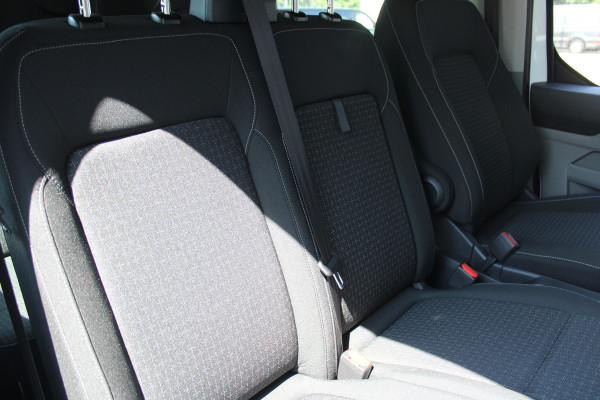 Ford Transit Custom 320 2.0 TDCI L2H1 Trend DC 136pk - Carplay - Android - Camera - Trekhaak - LED koplampen - Stoelverwarming - Draadloos laden - R