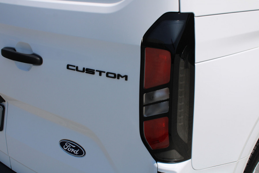 Ford Transit Custom 320 2.0 TDCI L2H1 Trend DC 136pk - Carplay - Android - Camera - Trekhaak - LED koplampen - Stoelverwarming - Draadloos laden - R