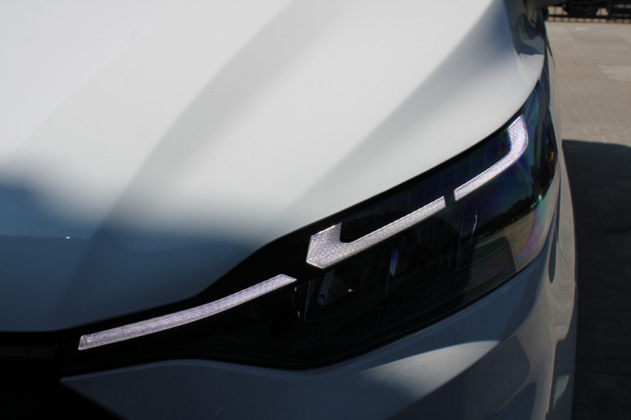 Ford Transit Custom 320 2.0 TDCI L2H1 Trend DC 136pk - Carplay - Android - Camera - Trekhaak - LED koplampen - Stoelverwarming - Draadloos laden - R