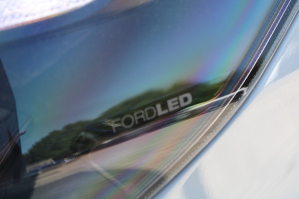 Ford Transit Custom 320 2.0 TDCI L2H1 Trend DC 136pk - Carplay - Android - Camera - Trekhaak - LED koplampen - Stoelverwarming - Draadloos laden - R