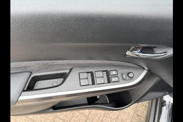 Suzuki Vitara 1.5 Hybrid Style Adaptive cruise Climate control Full LED Panoramadak Achteruitrijcamera Apple / Android