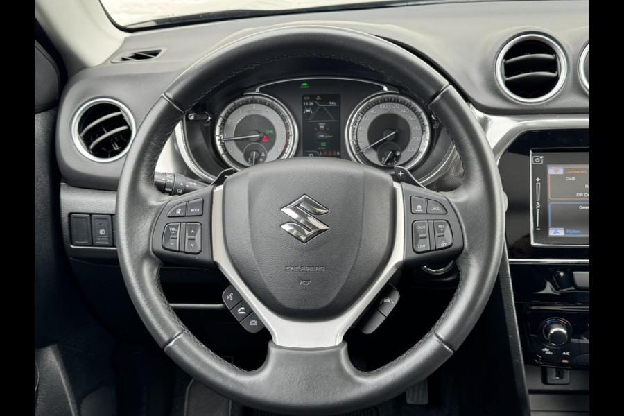 Suzuki Vitara 1.5 Hybrid Style Adaptive cruise Climate control Full LED Panoramadak Achteruitrijcamera Apple / Android