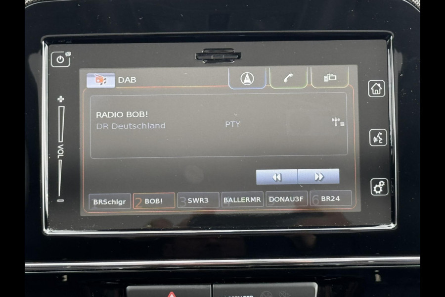 Suzuki Vitara 1.5 Hybrid Style Adaptive cruise Climate control Full LED Panoramadak Achteruitrijcamera Apple / Android