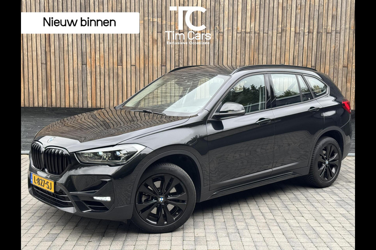 BMW X1 sDrive20i Business Edition Automaat Sport Line | HUD | LED verlichting | Sportstoelen | Head-up display | 18 inch lichtmetalen v