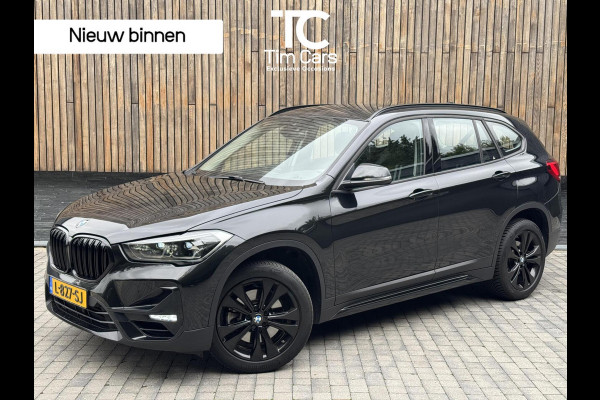 BMW X1 sDrive20i Business Edition Automaat Sport Line | HUD | LED verlichting | Sportstoelen | Head-up display | 18 inch lichtmetalen v