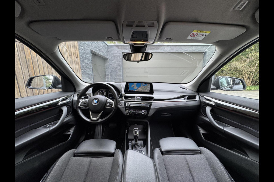 BMW X1 sDrive20i Business Edition Automaat Sport Line | HUD | LED verlichting | Sportstoelen | Head-up display | 18 inch lichtmetalen v
