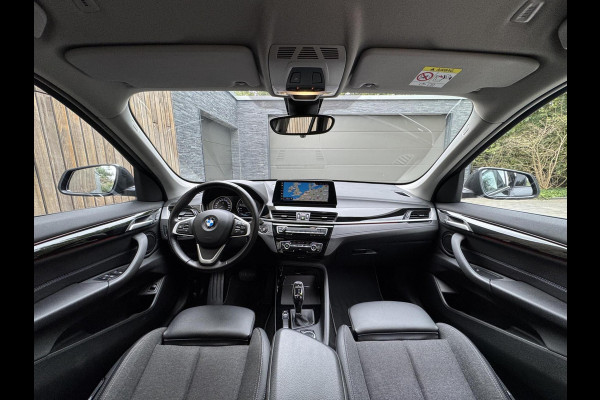 BMW X1 sDrive20i Business Edition Automaat Sport Line | HUD | LED verlichting | Sportstoelen | Head-up display | 18 inch lichtmetalen v
