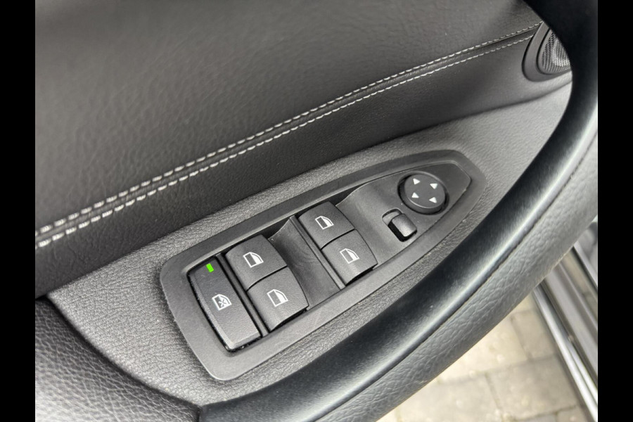 BMW X1 sDrive20i Business Edition Automaat Sport Line | HUD | LED verlichting | Sportstoelen | Head-up display | 18 inch lichtmetalen v