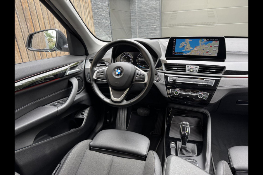 BMW X1 sDrive20i Business Edition Automaat Sport Line | HUD | LED verlichting | Sportstoelen | Head-up display | 18 inch lichtmetalen v