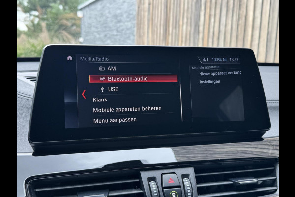 BMW X1 sDrive20i Business Edition Automaat Sport Line | HUD | LED verlichting | Sportstoelen | Head-up display | 18 inch lichtmetalen v