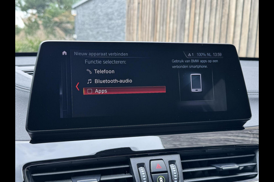 BMW X1 sDrive20i Business Edition Automaat Sport Line | HUD | LED verlichting | Sportstoelen | Head-up display | 18 inch lichtmetalen v