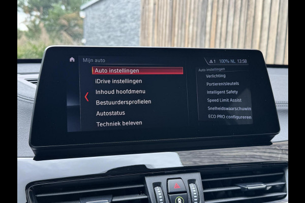 BMW X1 sDrive20i Business Edition Automaat Sport Line | HUD | LED verlichting | Sportstoelen | Head-up display | 18 inch lichtmetalen v