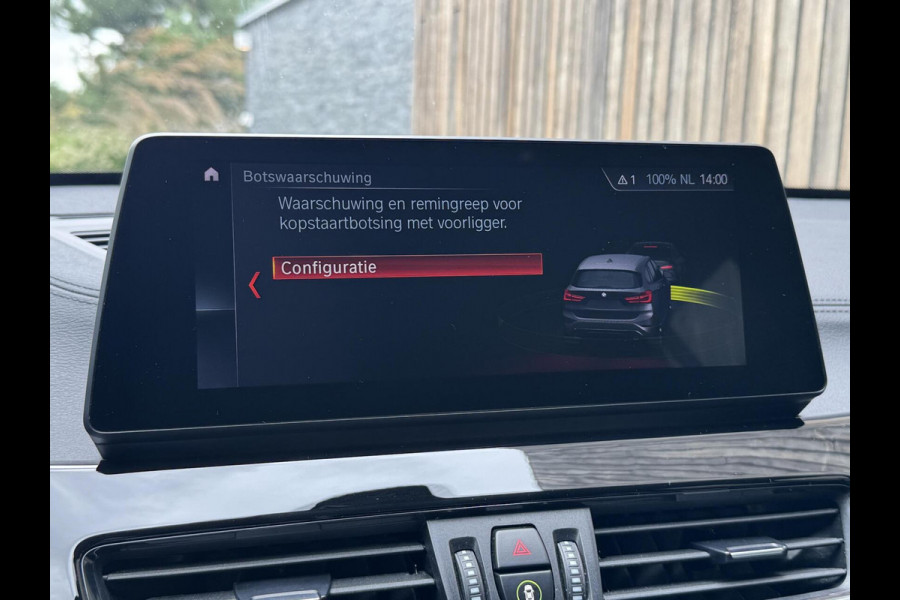 BMW X1 sDrive20i Business Edition Automaat Sport Line | HUD | LED verlichting | Sportstoelen | Head-up display | 18 inch lichtmetalen v
