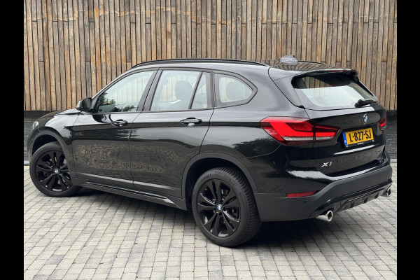 BMW X1 sDrive20i Business Edition Automaat Sport Line | HUD | LED verlichting | Sportstoelen | Head-up display | 18 inch lichtmetalen v