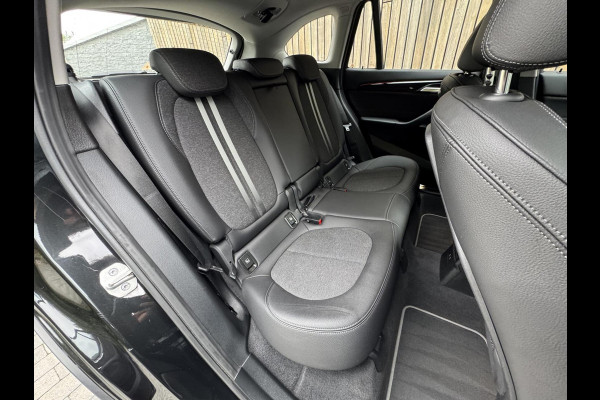 BMW X1 sDrive20i Business Edition Automaat Sport Line | HUD | LED verlichting | Sportstoelen | Head-up display | 18 inch lichtmetalen v