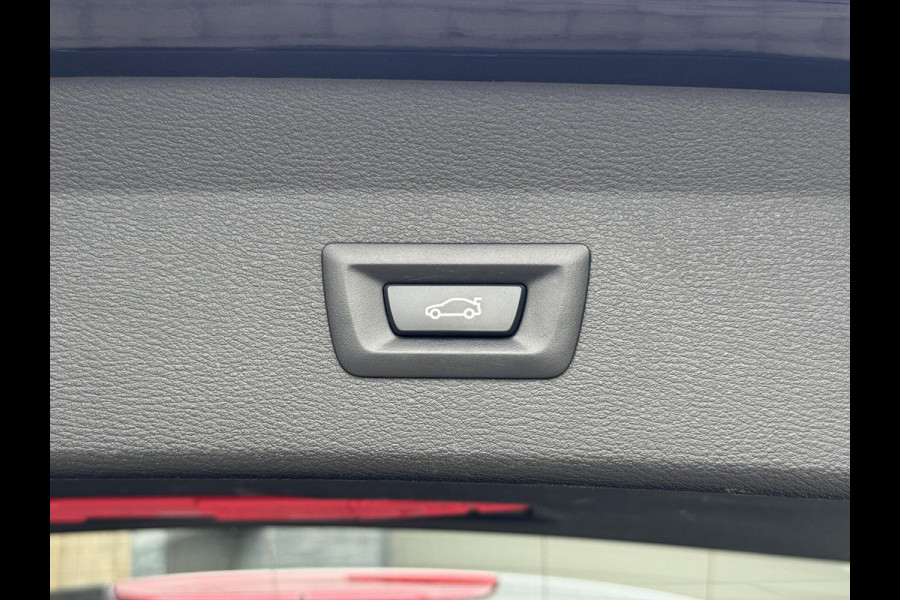 BMW X1 sDrive20i Business Edition Automaat Sport Line | HUD | LED verlichting | Sportstoelen | Head-up display | 18 inch lichtmetalen v