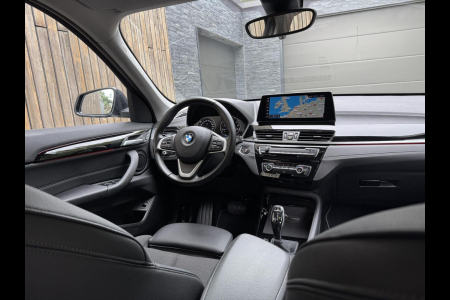 BMW X1 sDrive20i Business Edition Automaat Sport Line | HUD | LED verlichting | Sportstoelen | Head-up display | 18 inch lichtmetalen v