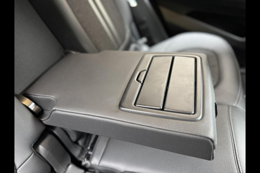 BMW X1 sDrive20i Business Edition Automaat Sport Line | HUD | LED verlichting | Sportstoelen | Head-up display | 18 inch lichtmetalen v