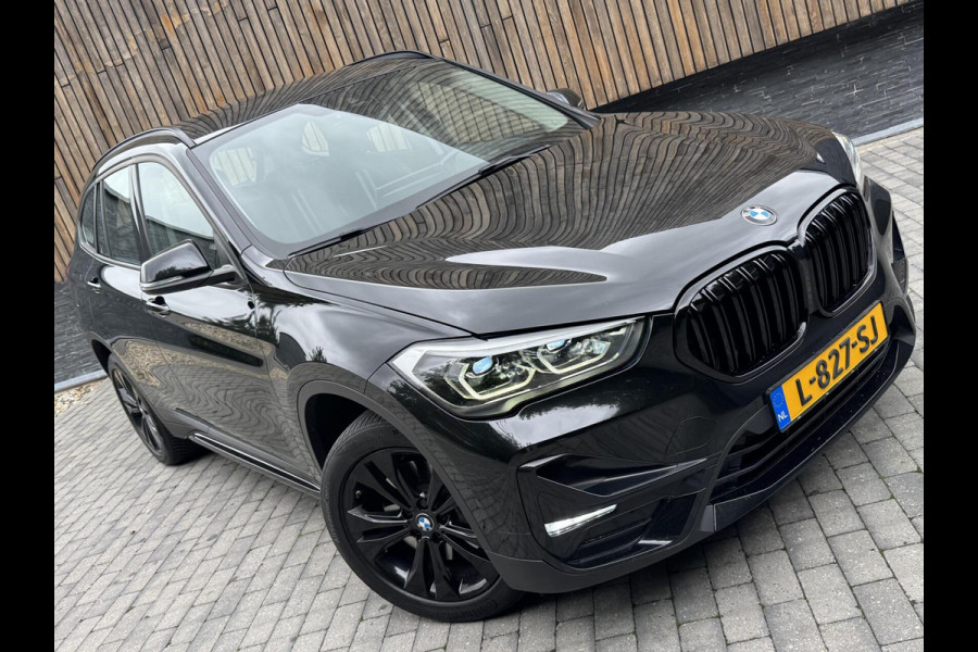BMW X1 sDrive20i Business Edition Automaat Sport Line | HUD | LED verlichting | Sportstoelen | Head-up display | 18 inch lichtmetalen v
