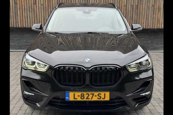 BMW X1 sDrive20i Business Edition Automaat Sport Line | HUD | LED verlichting | Sportstoelen | Head-up display | 18 inch lichtmetalen v