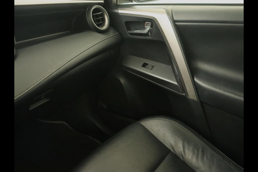 Toyota RAV4 2.5 Hybrid Executive | Trekhaak | Leder | 360 Camera | Stoelverwarming | Adaptive cruise | Navigatie | Memory | Bluetooth | JBL audio | Getint glas | Full LED