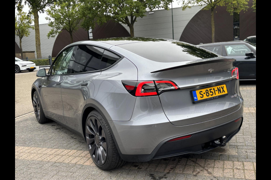 Tesla Model Y Performance AWD 75 kWh VAN: 44.900,- VOOR: 41.877,- UW HERSFTVOORDEEL: 3.023,- EURO 1e eigenaar | ORIGINEEL NL auto | TREKHAAK | TESLA VOLLEDIGE GARANTIE T/M 03-2027/80.000KM